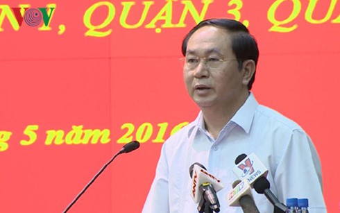 Hoạt động tiếp xúc cử tri, vận động bầu cử tại Hà Nội và thành phố Hồ Chí Minh - ảnh 1
